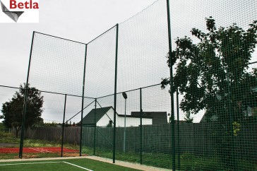 Siatki Ostróda - Piłkochwyty na boiska w szkole, solida ochrona boiska dla terenów Ostródy